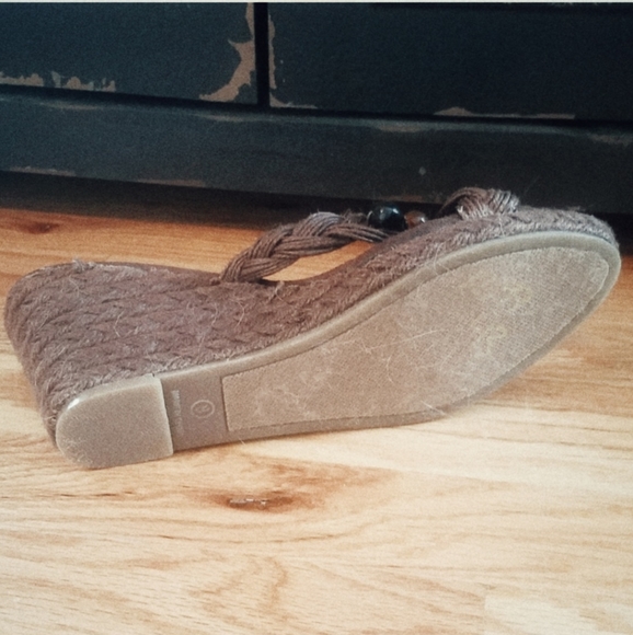 New York & Company Beaded Wedge Sandals Brown Size 8 - Picture 6 of 11